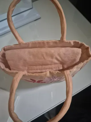 Bolso DKNY pequeño flores bordadas