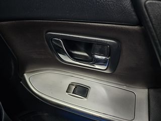 Mitsubishi Montero 2012