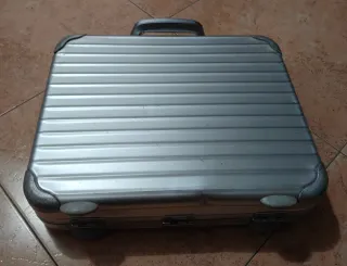 Maletín Rimowa Aluminio Plata