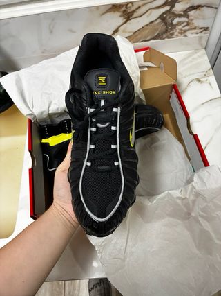 Nike Shox amarillas y negras recuen compradas