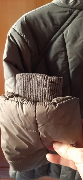 Parka acolchada verde caqui