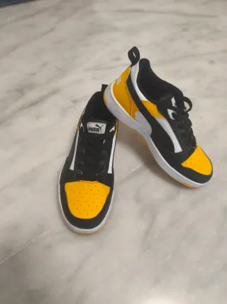 Zapatillas Puma Negras y Amarillas