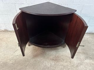 Mueble esquinero de madera bajo de salón