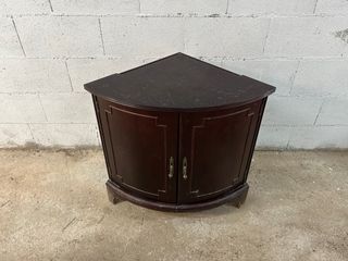 Mueble esquinero de madera bajo de salón