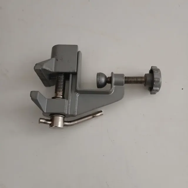 Mini fissatore per pezzi