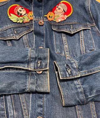 Cazadora vaquera azul parches La Barbuda.Talla M-L