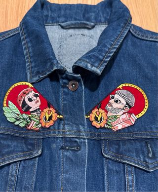 Cazadora vaquera azul parches La Barbuda.Talla M-L