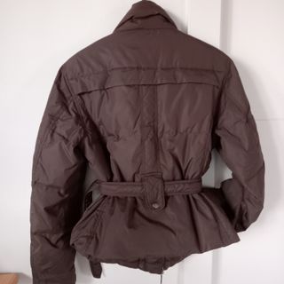 Cazadora Joluvi plumífera con cinturón T. L