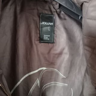 Cazadora Joluvi plumífera con cinturón T. L