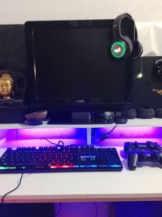 Pack completo gamin pc PS4  Mesa led silla y demás