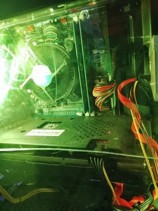 Pack completo gamin pc PS4  Mesa led silla y demás