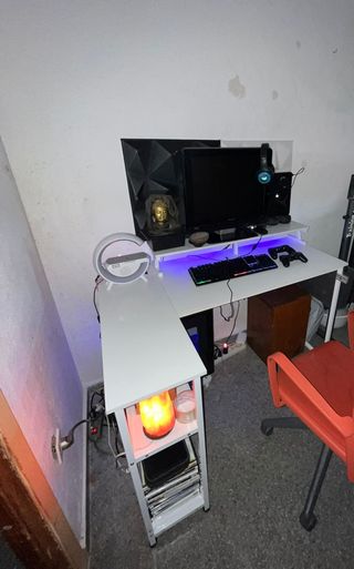 Pack completo gamin pc PS4  Mesa led silla y demás