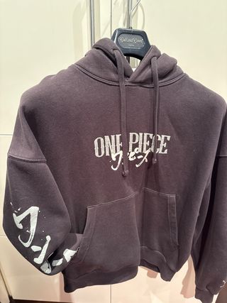Sudadera edición especial One Piece para Pull&Bear