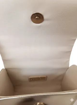 Bolso de fiesta clutch dorado. Marca Bosanova.