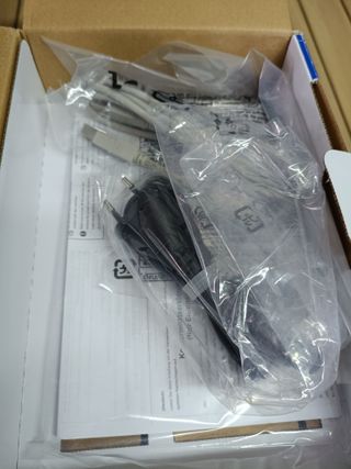 Brother QL700, Impresora de etiquetas profesional con tecnología térmica directa, con función "Conectar y Etiquetar"