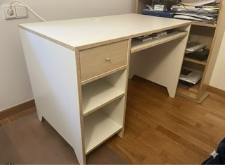 Scrivania IKEA in legno e bianco