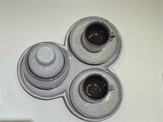 Set tazzine e zuccheriera e vassoio in ceramica