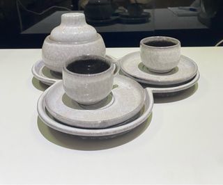Set tazzine e zuccheriera e vassoio in ceramica