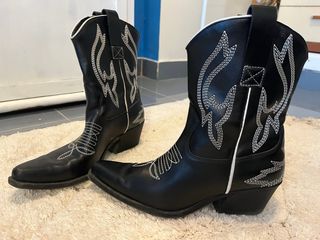 Botas camperas negras mujer