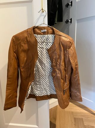 Chaqueta Kor@kor piel súper bonita Made in Italy