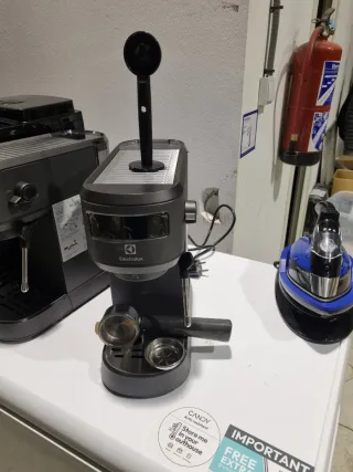 Cafetera Electrolux E6EC1-6BST Explorer 6