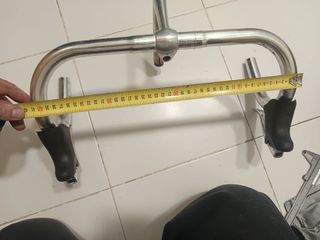 Manillar de bicicleta plateado