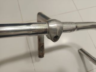 Manillar de bicicleta plateado