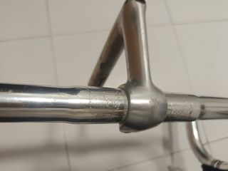 Manillar de bicicleta plateado