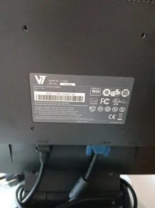 Monitor V7 Plata y Negro