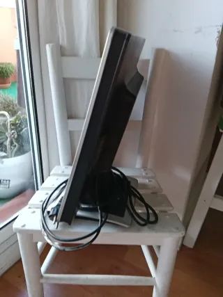 Monitor V7 Plata y Negro