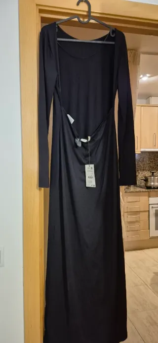 Vestido largo negro manga larga