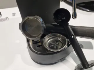 Cafetera Electrolux E6EC1-6BST Explorer 6