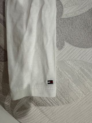 Camiseta Tommy Hilfiger manga larga blanca