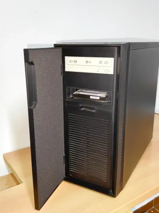 Caja PC Cooler Master Silencio 550 Negra