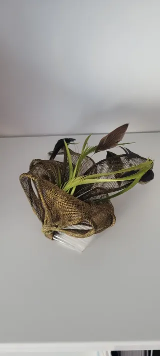 Tocado con peineta marrón y verde