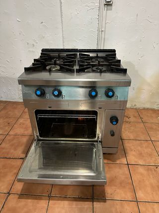 Cocina Industrial 4 Fuegos con Horno JEMI