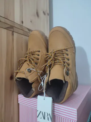 Botas unisex con cordones