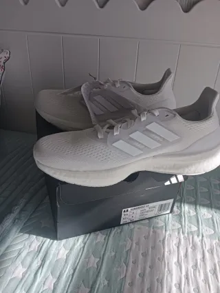 Zapatillas Adidas Pureboost 23 Blancas. Originales