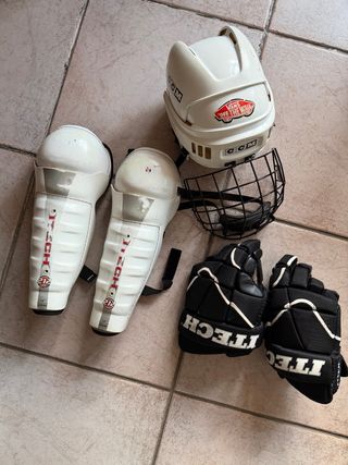 Equipo Hockey CCM y T-Tech