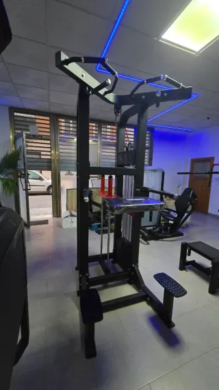 Máquina Dominadas Asistidas y fondos