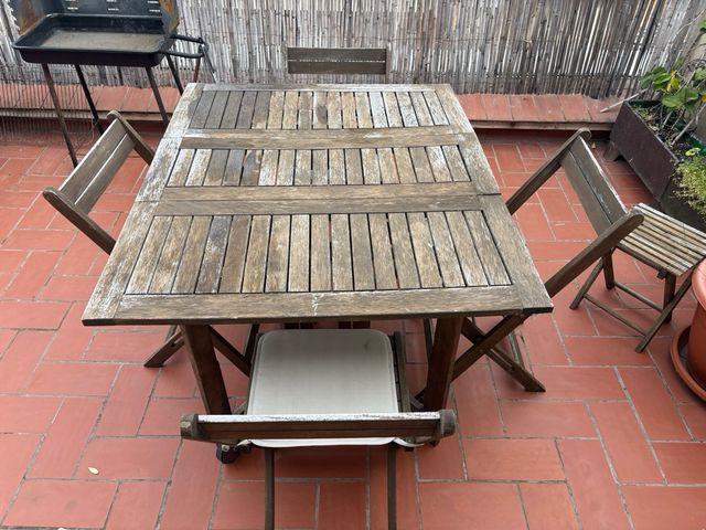 Mesa y 4 Sillas Terraza Madera con cojines beige