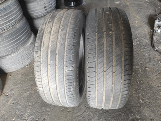 juego de 2 neumáticos 235/55R18, año 2023.