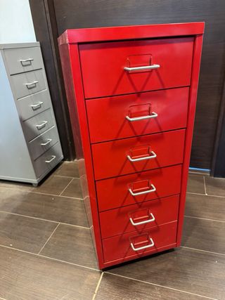 Armadio con 6 cassetti e ruote