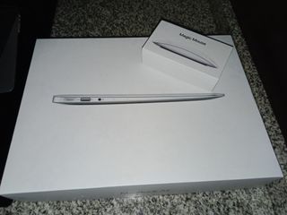 MacBook Air 13” (2017) 256GB. Color Gris espacial.