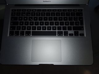 MacBook Air 13” (2017) 256GB. Color Gris espacial.