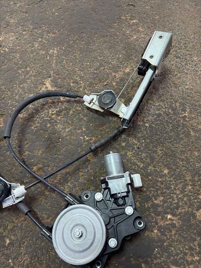 Mecanismo elevalunas Yamaha T-Max 560 2023