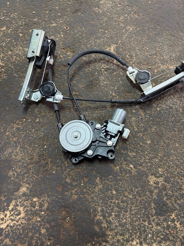 Mecanismo elevalunas Yamaha T-Max 560 2023