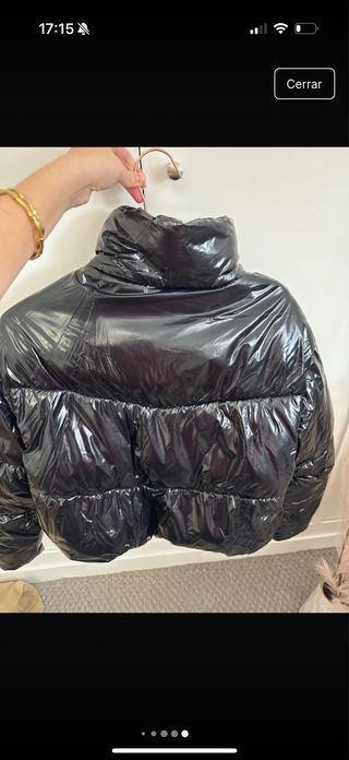 Chaqueta charol negra disponible vinted