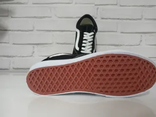 Zapatillas Vans Old Skool Negras Blancas