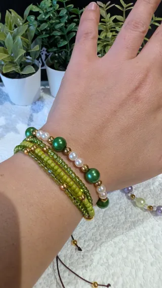 Pack 4 Pulseras Diseño Triple verde y morados